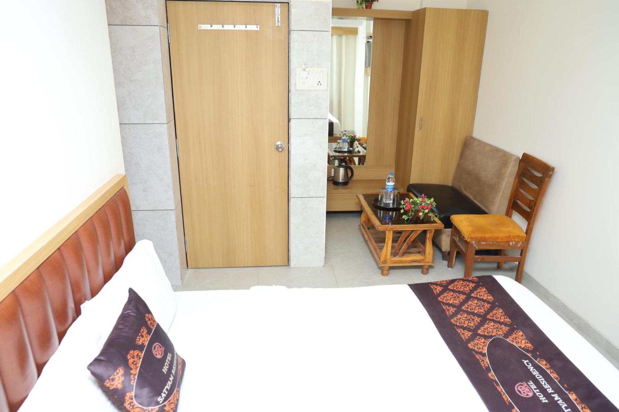 Hotel Satyam Residency Navi Mumbai Zewnętrze zdjęcie